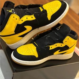 Jordan 1 mid new love